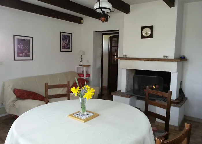 펜션 De Raoussou Molières